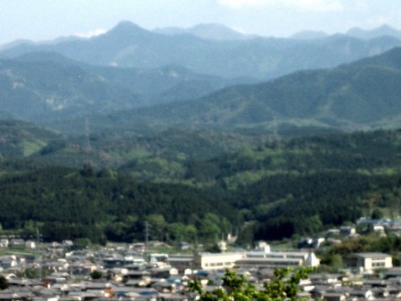 大峰大台連山を望む大淀古道・石塚遺跡付近より